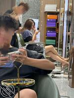 骚妈带着儿子剪头发1