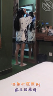 【真实原创】（68）在宾馆和我妈一起偷听隔壁情侣操逼听来劲了~0