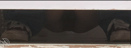 厕拍女大（原创）1