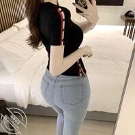 我家的骚屁股表妹，实在太诱惑我了！1