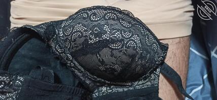 用妈妈的丝袜和内衣打飞机1