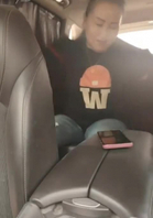 记录生活，车震自拍日社区维族熟女，表情真实。