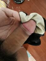 用妈妈的骚内裤打飞机0