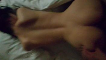 屁股大过肩的小骚货