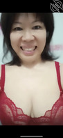 发骚熟女自拍给我的，有自慰视频老是上传失败