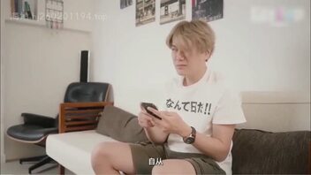 白虎妹妹的骚逼，胖嘟嘟的，操起来，好舒服