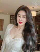 绿母，找个哥们勾引我骚母，然后也让我体验一下她的阴道。0