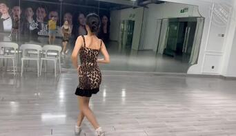 和大家一起分享女儿（已成年）