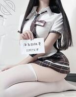 白丝即正义让母狗骚逼妹妹自慰给我看骑在鸡巴玩具上自己动1