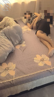 找到了一个在我姨背后操我妈的办法！