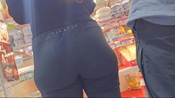 偷拍健身女 屁股巨大无比2