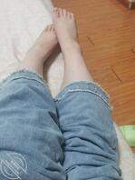 我给你看脚，你可以给我看看鸡巴嘛0