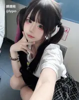 打游戏认识的 广州嫩妹 陈诗琪 趁她爸妈不在家 去她家无套爆操她的白虎馒头穴 1