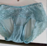 终于偷拍到小姨子的骚穴0