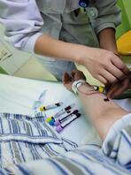 【妹妹日记19】操完亲妹后，妹妹感觉身体不适，住院检查1