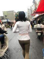 刚口爆完，出来买早餐，发现个适合后入的0