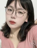 漏脸了，哥哥们觉得我好看吗，想不想约我0