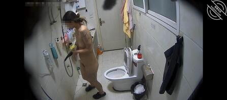 小姨子和我们住一起，做梦都想搞她，有没有大哥有武器的分享一下，重谢