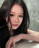 奶子大又白，来把哥哥精液夹出来。