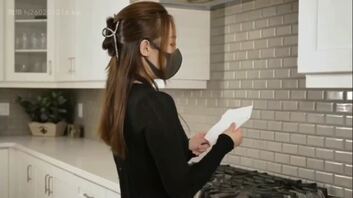 外卖小哥送外卖，送完外卖意外收获