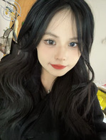 上课意外发现女同学在偷偷摸