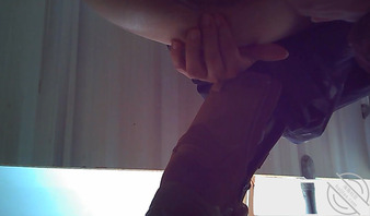 女冰厕拍遇到个掰逼尿尿的1