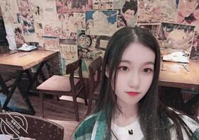 沈阳某大学生艺术生 全裸出镜自慰 穿着性感睡衣被我调教 反差小骚逼2