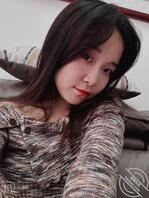 老婆的生活照和固定炮友合拍裸照，大家看上的可干，解锁联系方式2