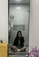 宿舍母狗脱衣露奶露底照2