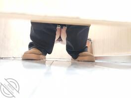 原创厕拍 大唇眼镜妹2