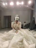 故意摸了一下嫂子的屁股,顺便捏了一下,出乎意料的嫂子没有反抗(有福利)1