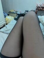 第一次在平台发布自己的腿和黑丝，觉得好刺激0