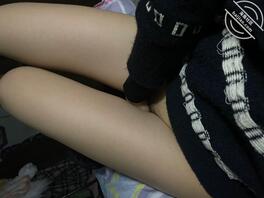 骚逼前女友初中时候的自拍0