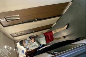 厕拍美女乘务员1