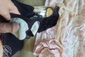 玩弄老妈的衣物1