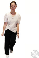 原创厕拍 呆呆的多毛眼镜妹0