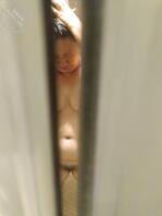 偷拍母猪坦克洗澡0