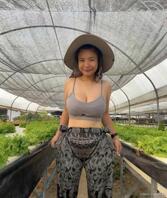 菜园“大”姐，全靠上半身的“突出贡献”抢镜0