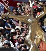 金色彩繪人街舞2