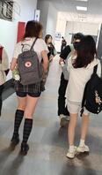 【偷拍】跟踪热裤长腿178女大学生第三弹，确认是骚到没边的肉腿2