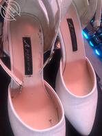 打胶老妈的骚高跟，真不知道怎么穿的，鞋里全是脚泥，酸臭味很浓