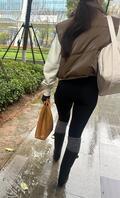 尾随偷拍穿瑜伽裤的大屁股、0