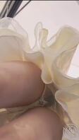 商场抄底可爱美女与男友逛街，透明小裤裤男友多次伸手抚摸小穴2
