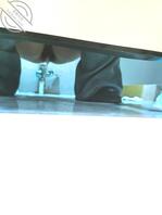 原创厕拍露脸，胖胖的小美女！1