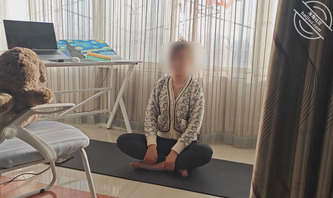 原创15.第一次尝试和侄女在瑜伽垫上做爱,感觉刺激,一通到底1