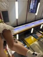 地铁偷拍抄底1