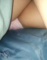 偷拍亲姐睡觉，有点不敢上。还垫着姨妈巾！2