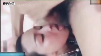 母子乱伦快高考了为了让儿子安心高考，老妈忍痛满足儿子的兽欲。