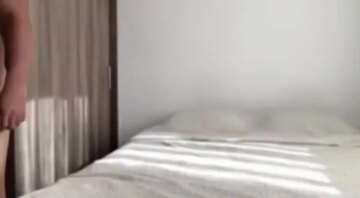 和肥臀舅妈偷情 无套内射 想让她生小孩