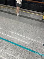 分享-人太多了，抄底失败，腿真白身材真好2